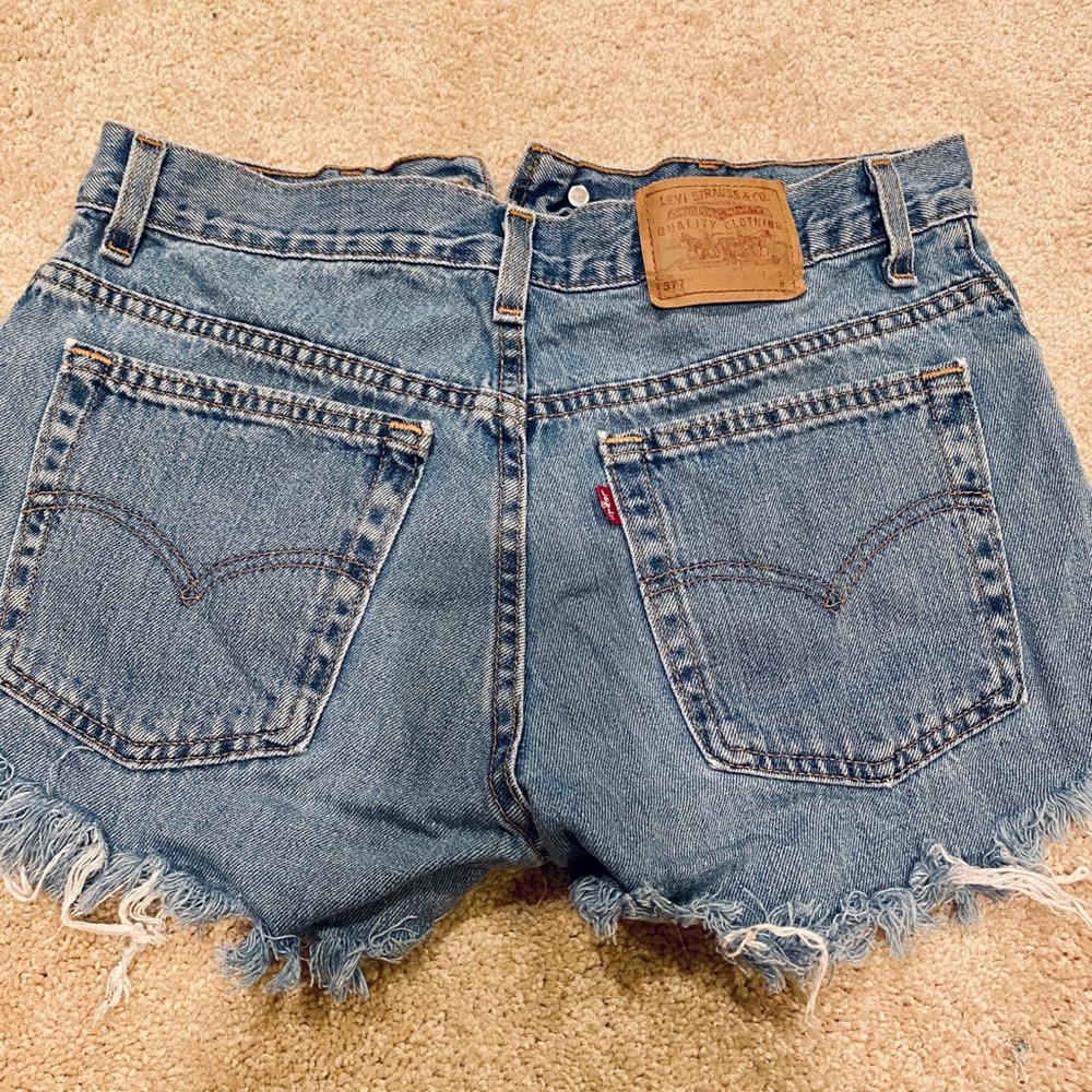 Levi’s mid/high rise Jean Shorts